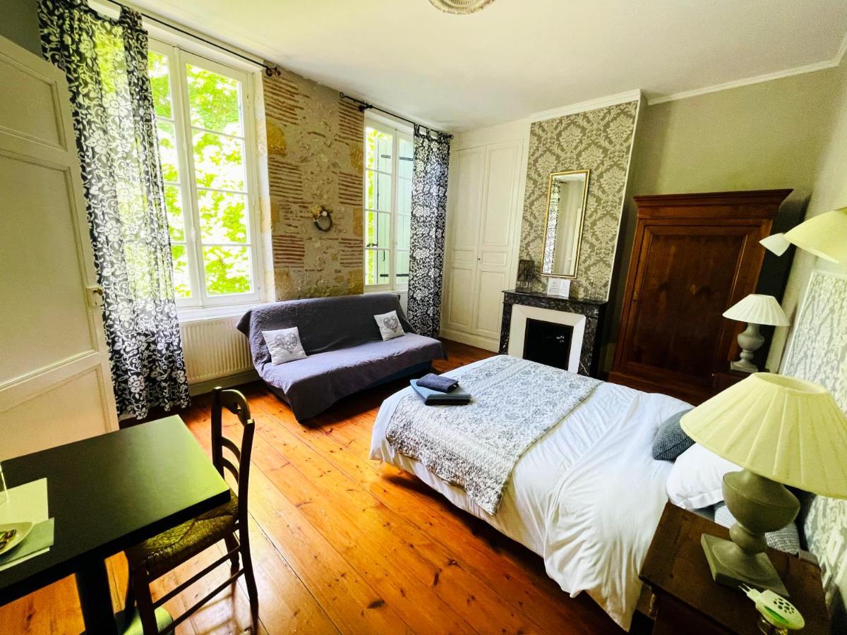 Domaine Le Baraillot, Chambres Et Repas D'Hotes, Soiree Etape Aiguillon Luaran gambar